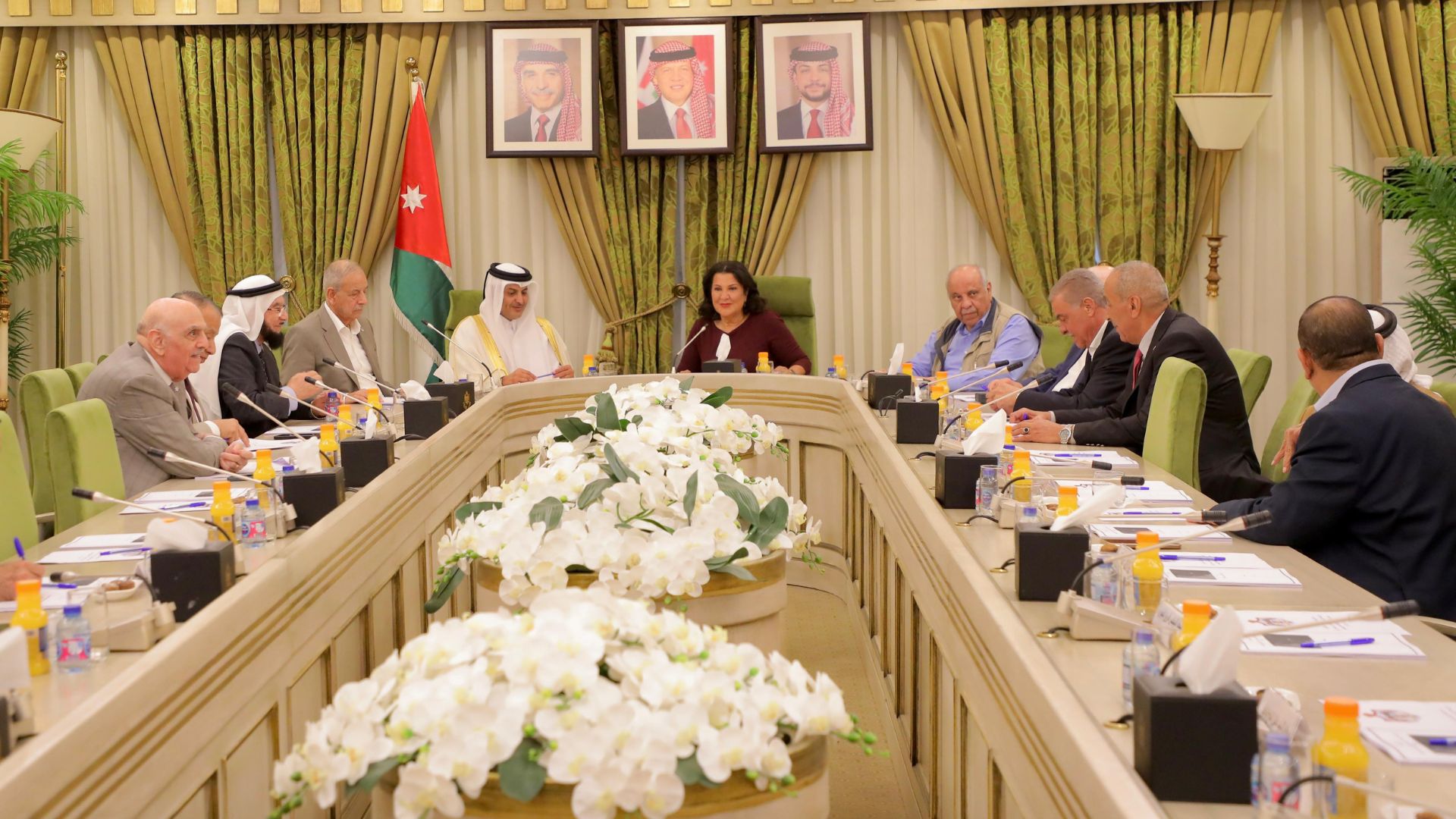 لجنة في الأعيان تلتقي السفير القطري لدى المملكة