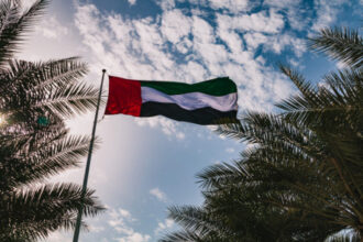الإمارات ترصد صاروخين باليستيين قادمين من إيران