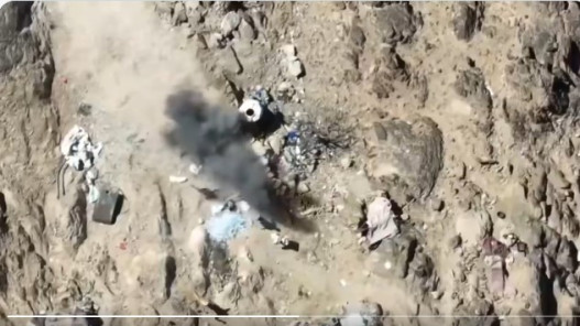 صورة حول : عملية عسكرية يمنية تستهدف الحوثيين على عدة محاور عملية عسكرية يمنية تستهدف الحوثيين على عدة محاور