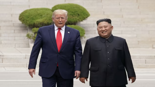 صورة حول : ترامب: سألتقي كيم جونغ أون في وقت لاحق من العام الحالي ترامب: سألتقي كيم جونغ أون في وقت لاحق من العام الحالي