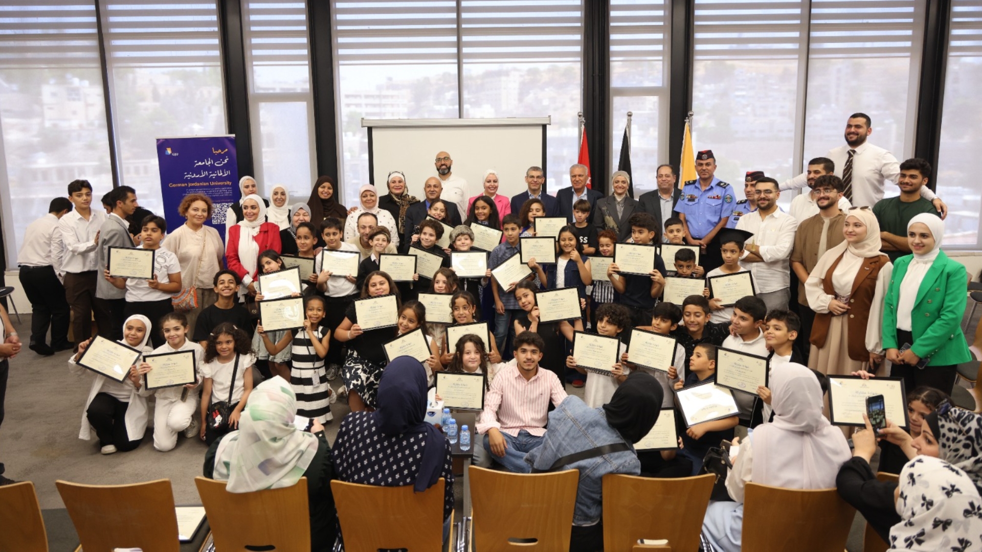 صورة حول : الألمانية الأردنية تختتم النسخة الرابعة من مبادرة «حقي أتعلم – جامعة الأطفال» الألمانية الأردنية تختتم النسخة الرابعة من مبادرة «حقي أتعلم – جامعة الأطفال»