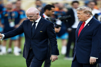 ترامب يدعم إنفانتينو في مواجهة دعوات رحيله عن رئاسة الفيفا