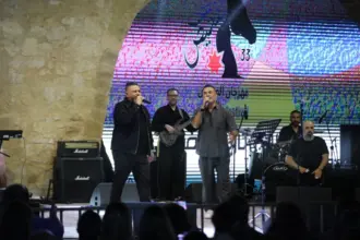مروان الشامي يتألق ويختتم أمسية مهرجان الفحيص الـ33 وسط تفاعل جماهيري كبير – صور
