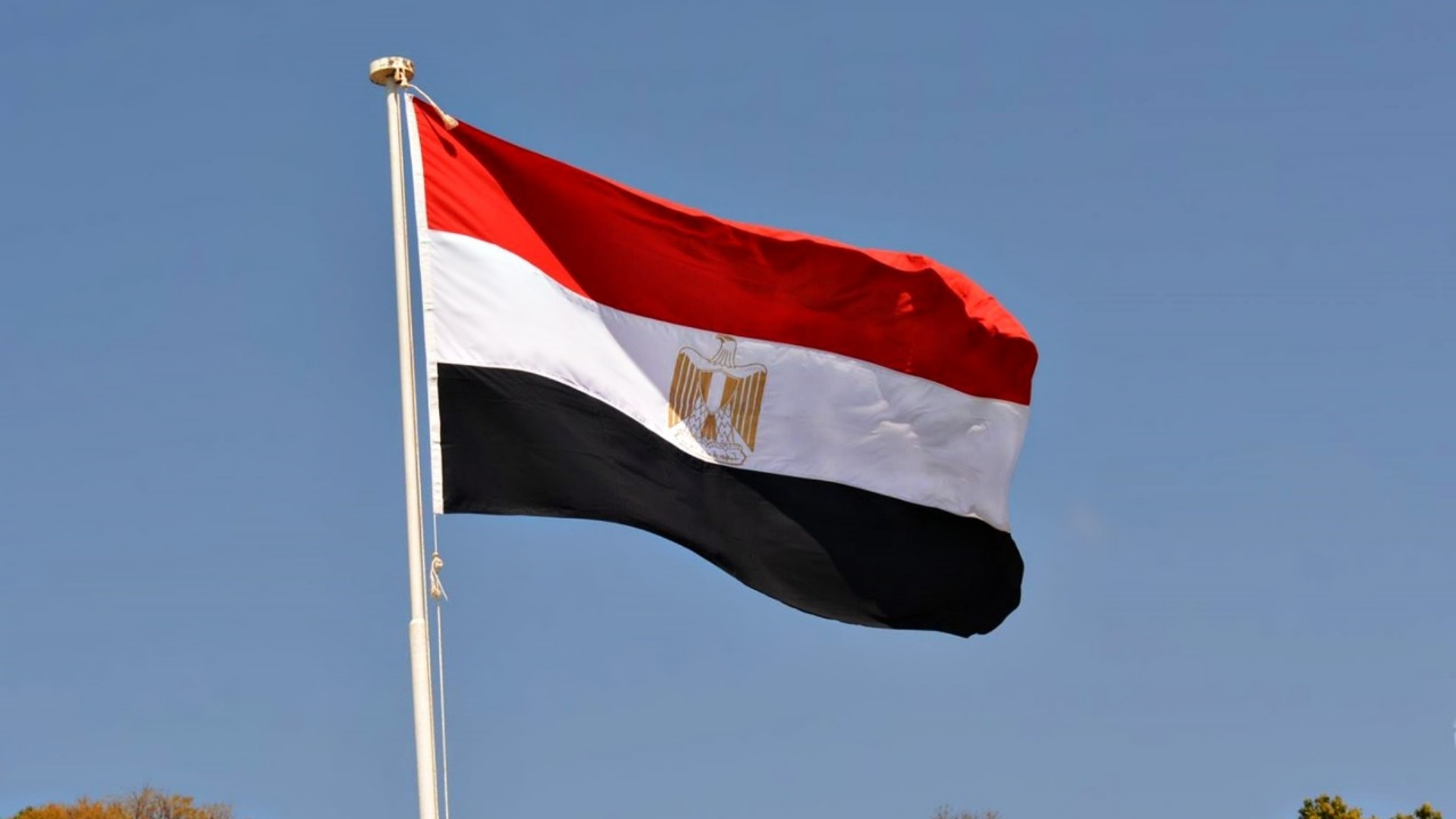 مصر تفرض رسماً بقيمة 100 جنيه على مغادرة أراضيها