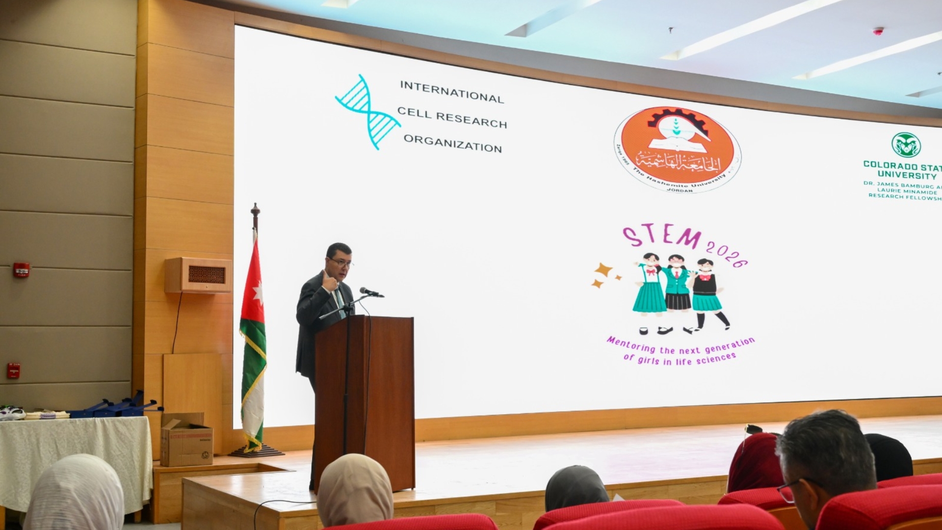صورة حول : الجامعة الهاشمية تخرّج طالبات الزرقاء الثانية من مشروع الخبرة البحثية في علوم الحياة الجامعة الهاشمية تخرّج طالبات الزرقاء الثانية من مشروع الخبرة البحثية في علوم الحياة