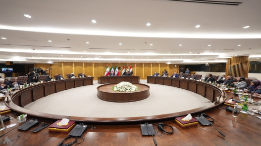 صورة حول : الحلبوسي يدعو لمراعاة خصوصية العراق في تصدير النفط عبر مضيق هرمز الحلبوسي يدعو لمراعاة خصوصية العراق في تصدير النفط عبر مضيق هرمز