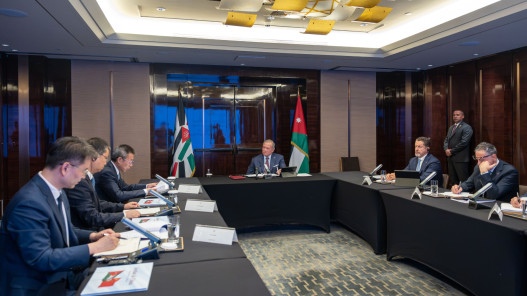 الملك يبحث في بكين التجربة الصينية في تطوير الشركات المملوكة للدولة