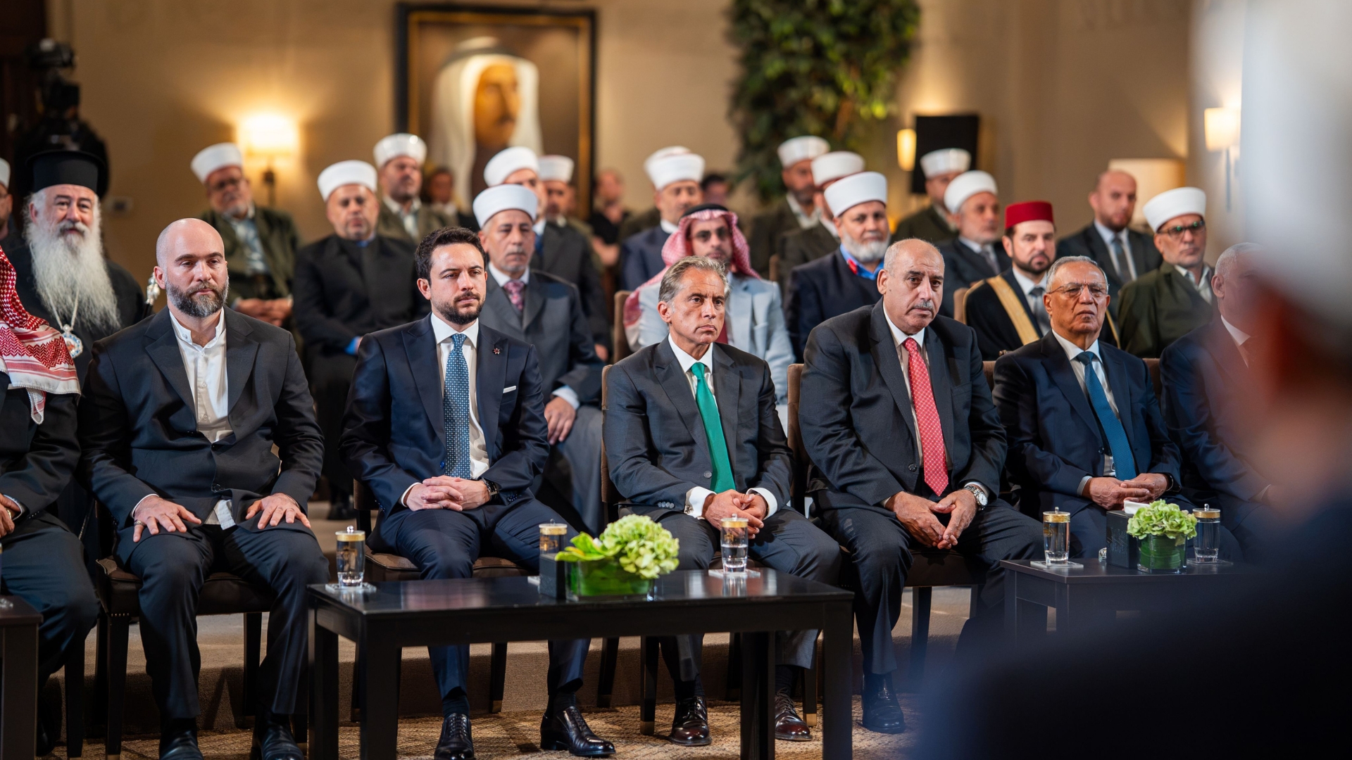 صورة حول : ولي العهد يحضر فعالية دينية بمناسبة ذكرى المولد النبوي في قصر الحسينية ولي العهد يحضر فعالية دينية بمناسبة ذكرى المولد النبوي في قصر الحسينية