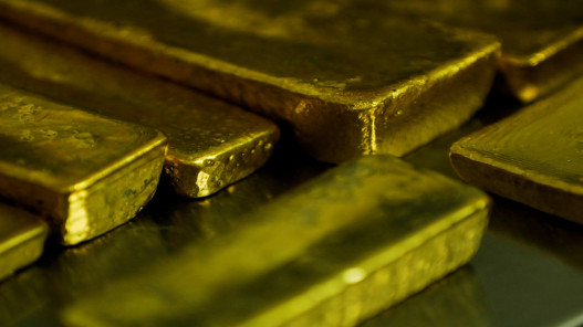الذهب يتراجع بعد بلوغه أعلى مستوى في أكثر من 3 أشهر