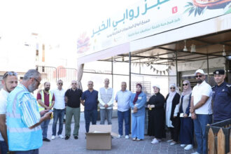 العقبة توزع 100 ألف كيس ورقي مجاناً ضمن مبادرة «نحو عقبة خالية من البلاستيك»