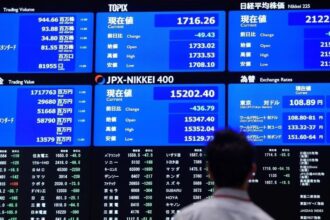 الأسهم الآسيوية ترتفع بحذر قبيل خطاب وارش في جاكسون هول