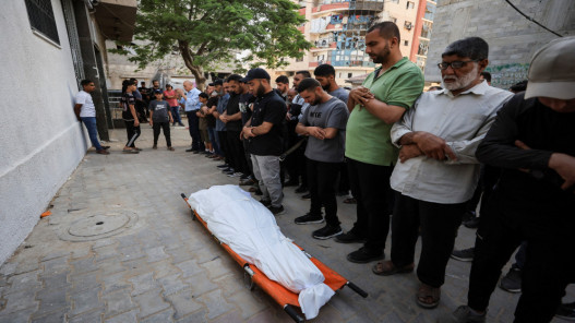 استشهاد 3 فلسطينيين بقصف إسرائيلي في القرارة
