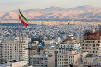 إيران: العقوبات الأميركية الجديدة تصل إلى مستوى “إرهاب دولة”