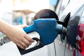 خبراء يرجحون تثبيت أسعار البنزين في الأردن واحتمال رفع الديزل