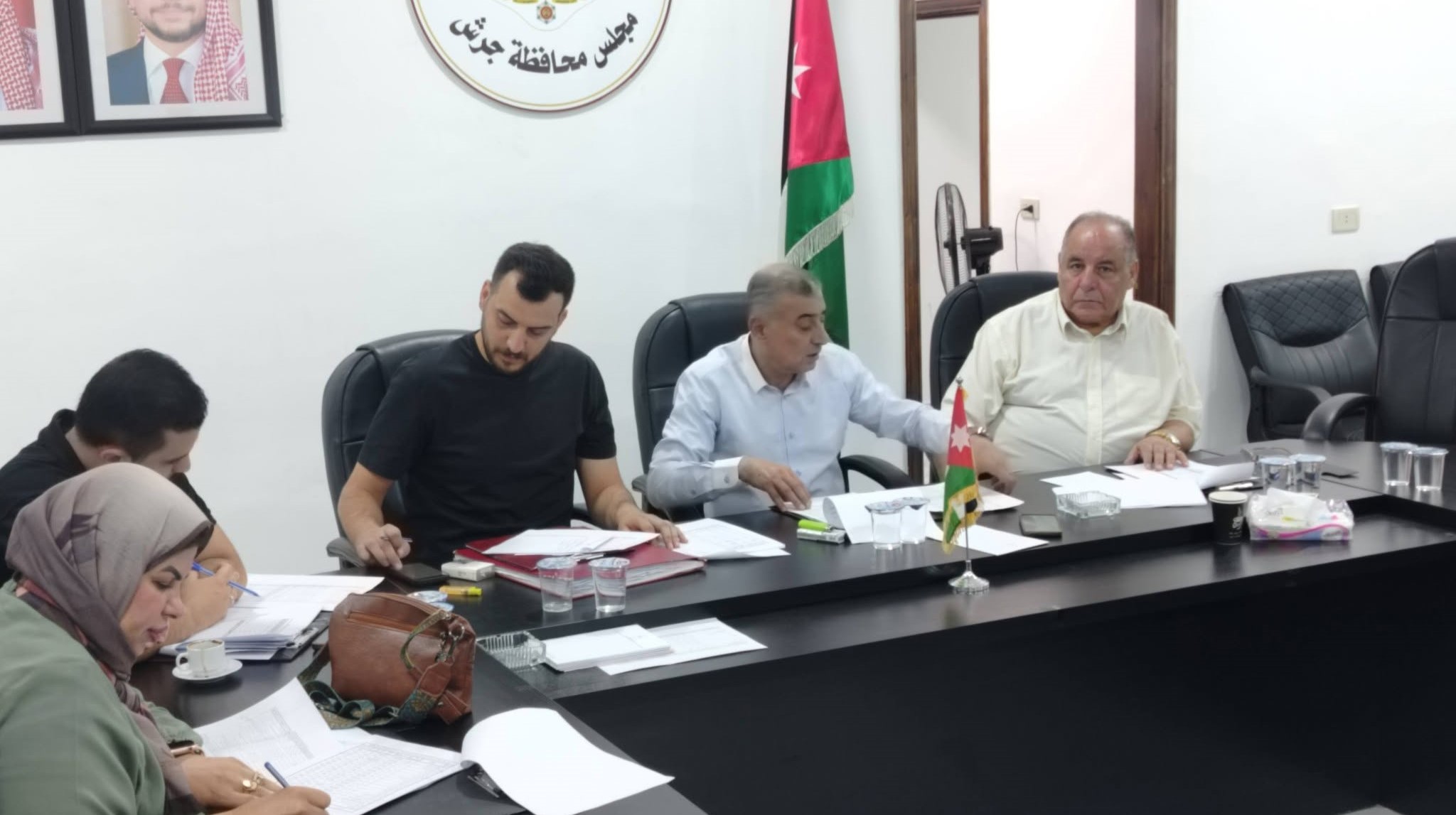 صورة حول : مجلس محافظة جرش يناقش سير العمل بالمشاريع الرأسمالية للعام 2026 مجلس محافظة جرش يناقش سير العمل بالمشاريع الرأسمالية للعام 2026