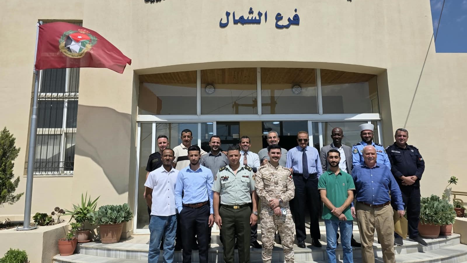 صورة حول : مدير عام الهيئة الهاشمية للمصابين العسكريين يتفقد فرع إقليم الشمال مدير عام الهيئة الهاشمية للمصابين العسكريين يتفقد فرع إقليم الشمال