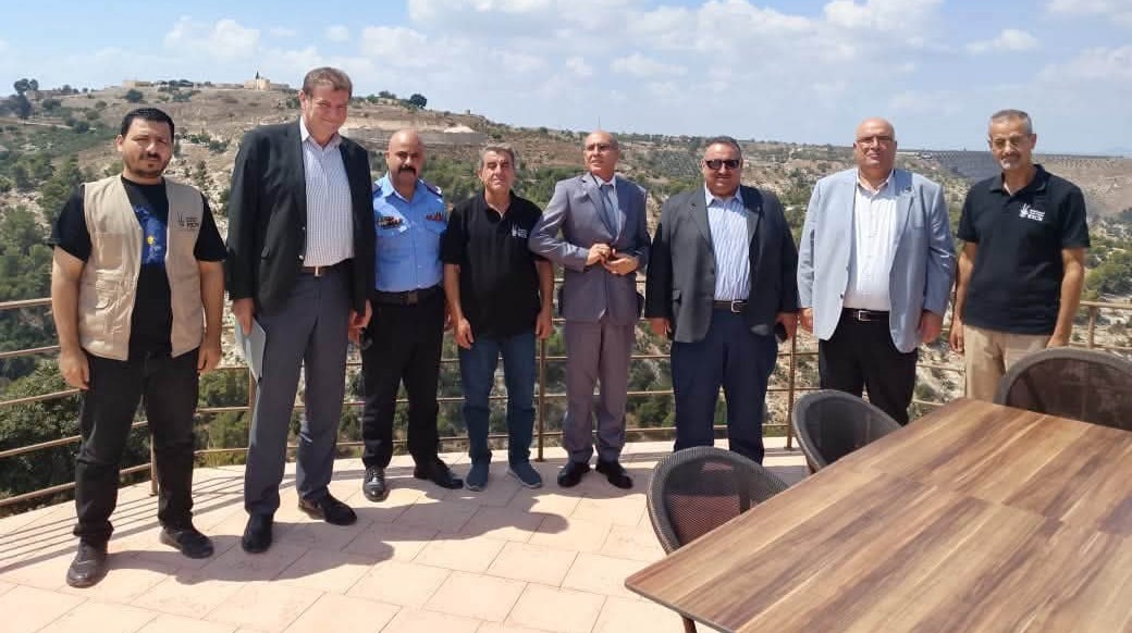 صورة حول : محافظ إربد يتفقد محمية غابات اليرموك ويطلع على أبرز التحديات محافظ إربد يتفقد محمية غابات اليرموك ويطلع على أبرز التحديات