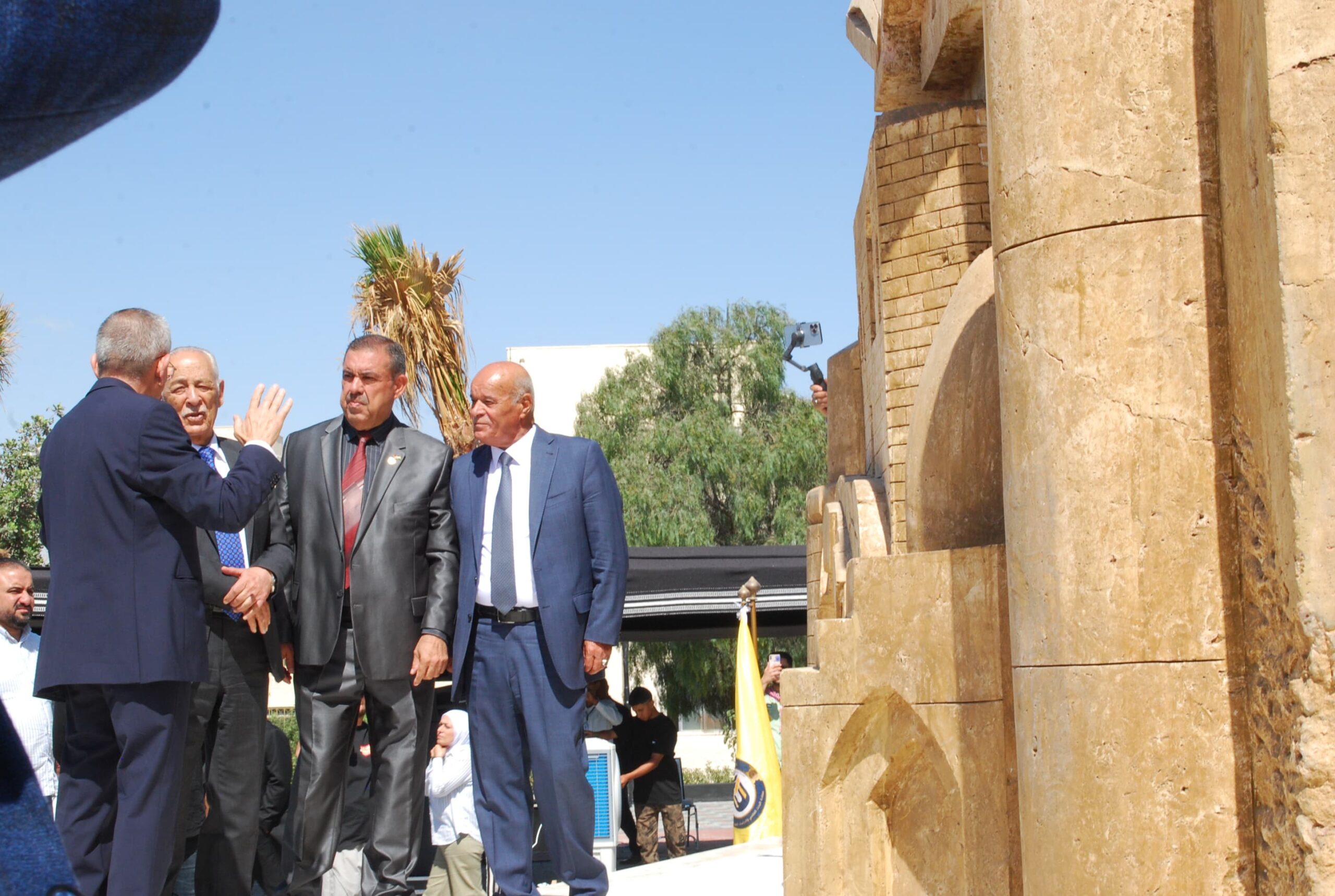 رئيس الديوان الملكي يفتتح "واحة الأردن" في جامعة الطفيلة التقنية
