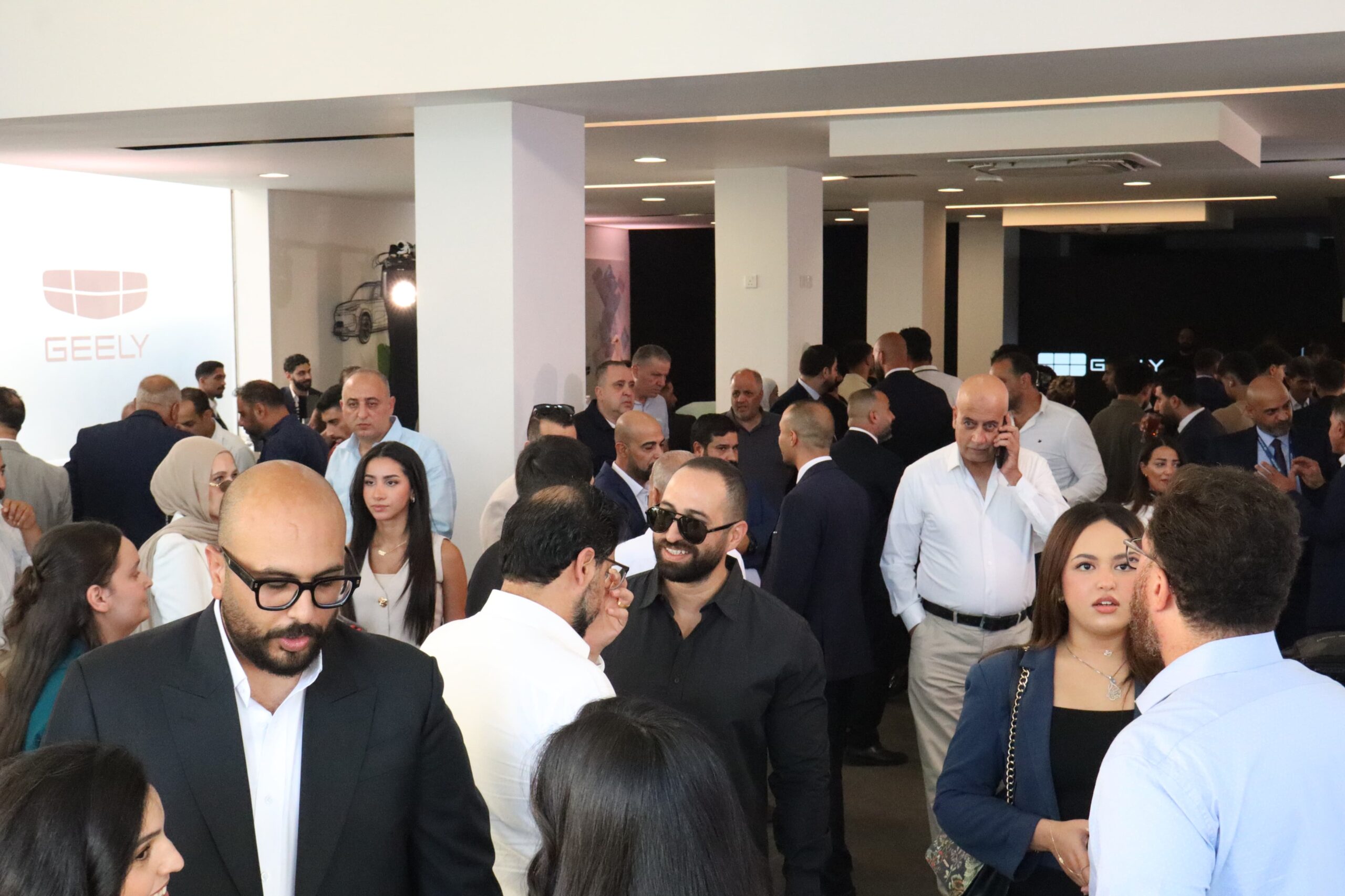 جيلي تعزز حضورها في الأردن بإطلاق EX5 EM-i الهجينة