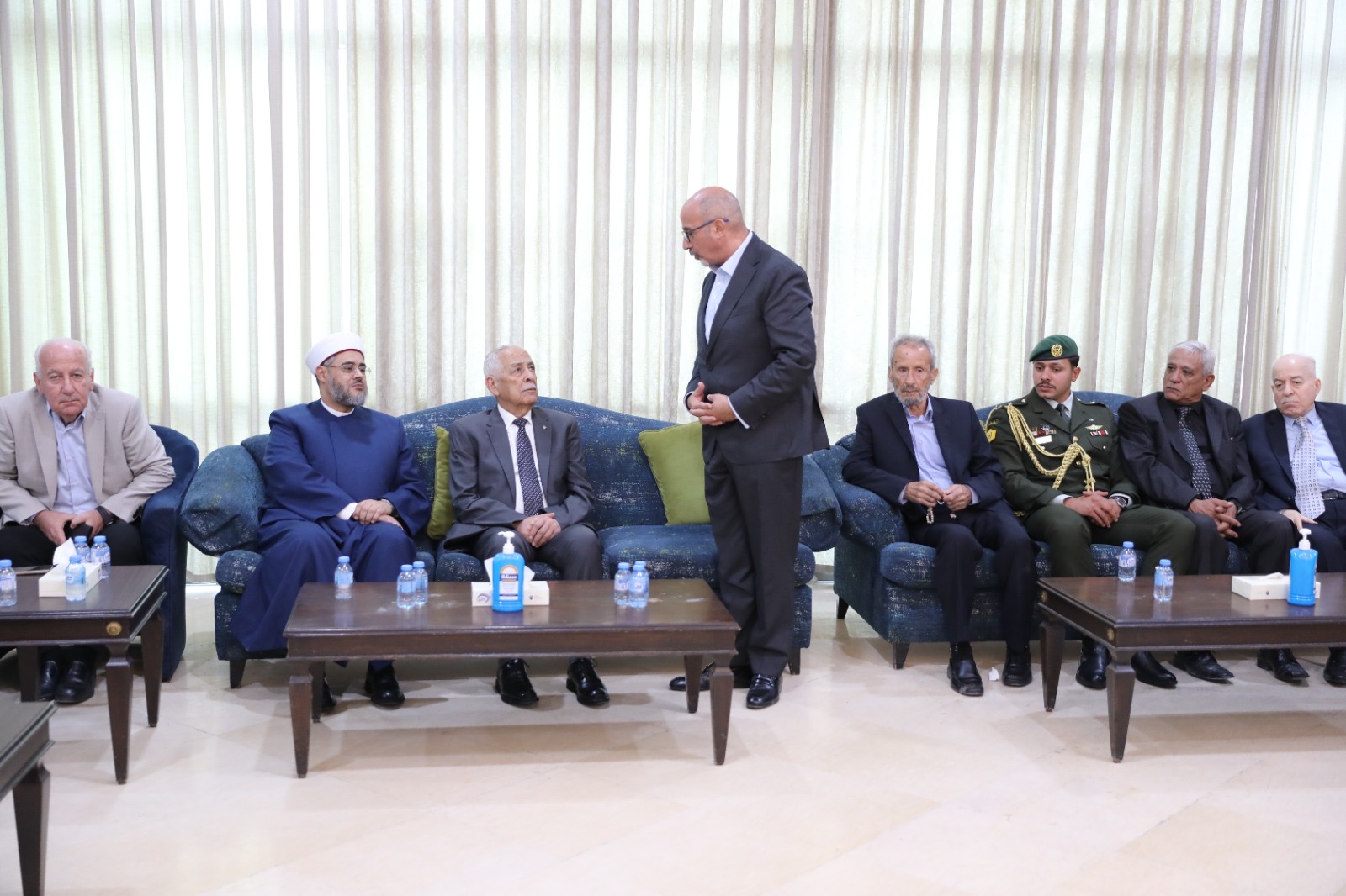 مندوبا عن الملك وولي العهد.. العيسوي يعزي الزايد وأبو صد والنجداوي
