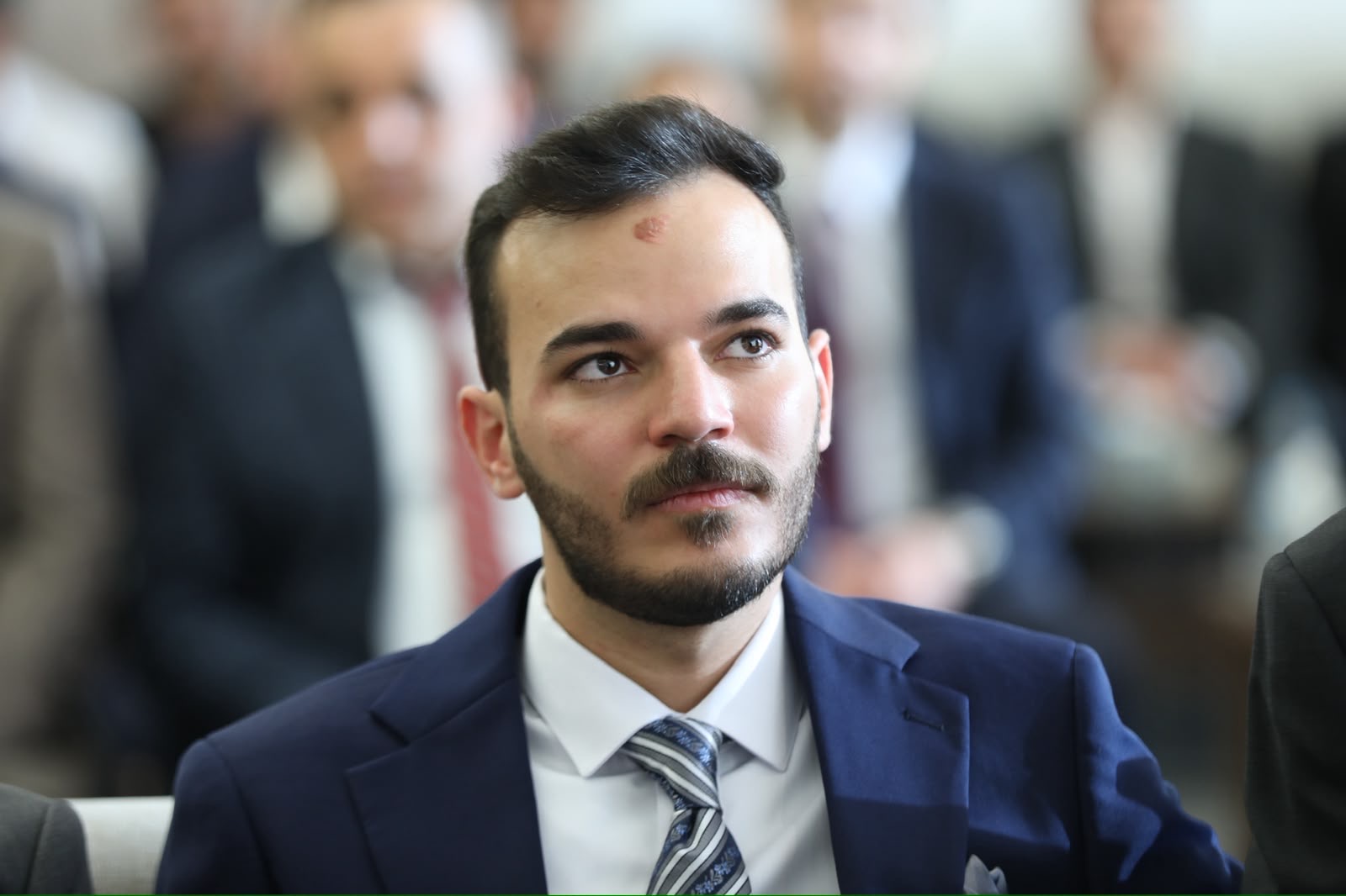 الدكتور محمد هشام مساعده يدخل القفص الفضي..
