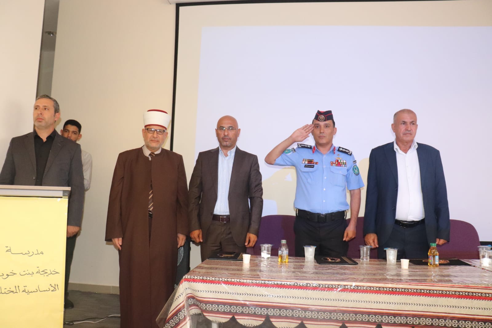 ندوة في الشونة الجنوبية للتوعية بمخاطر إطلاق العيارات النارية احتفالاً بنتائج التوجيهي