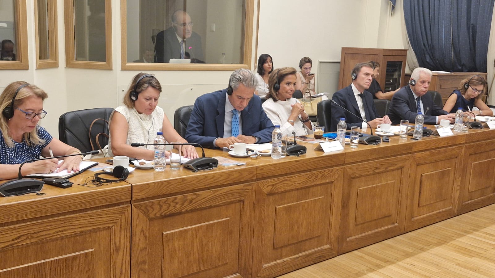 صورة حول : القاضي يلتقي رئيسة لجنة الشؤون الخارجية والدفاع الوطني في البرلمان اليوناني ولقاء يجمع لجنة الصداقة في البلدين القاضي يلتقي رئيسة لجنة الشؤون الخارجية والدفاع الوطني في البرلمان اليوناني ولقاء يجمع لجنة الصداقة في البلدين