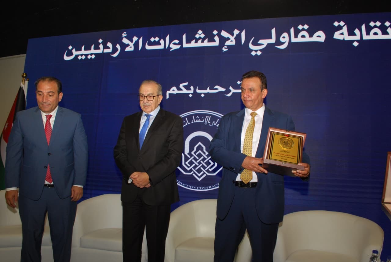 أبو السمن: قطاع الإنشاءات ركيزة أساسية للاقتصاد الوطني وداعم للتنمية