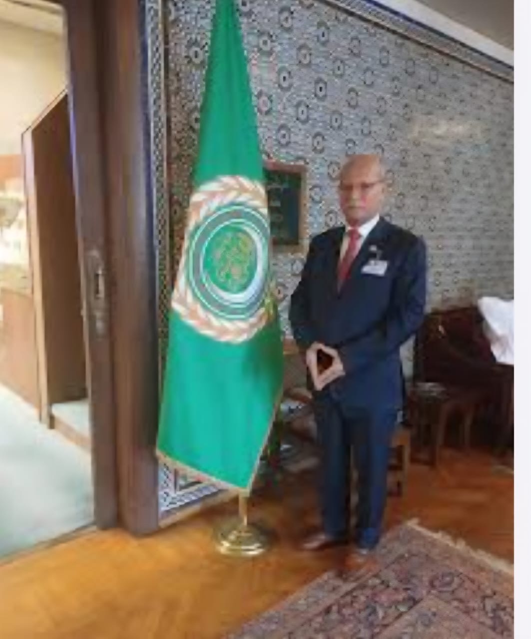 صورة حول : جروان يتلقى دعوة من أمين عام اتحاد الجامعات العربية جروان يتلقى دعوة من أمين عام اتحاد الجامعات العربية