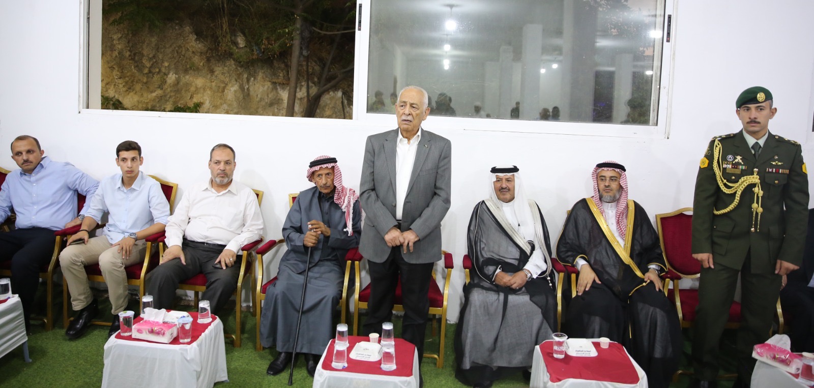 مندوبا عن الملك وولي العهد... العيسوي يعزي عشائر عباد والمومني والعدوان والظهراوي