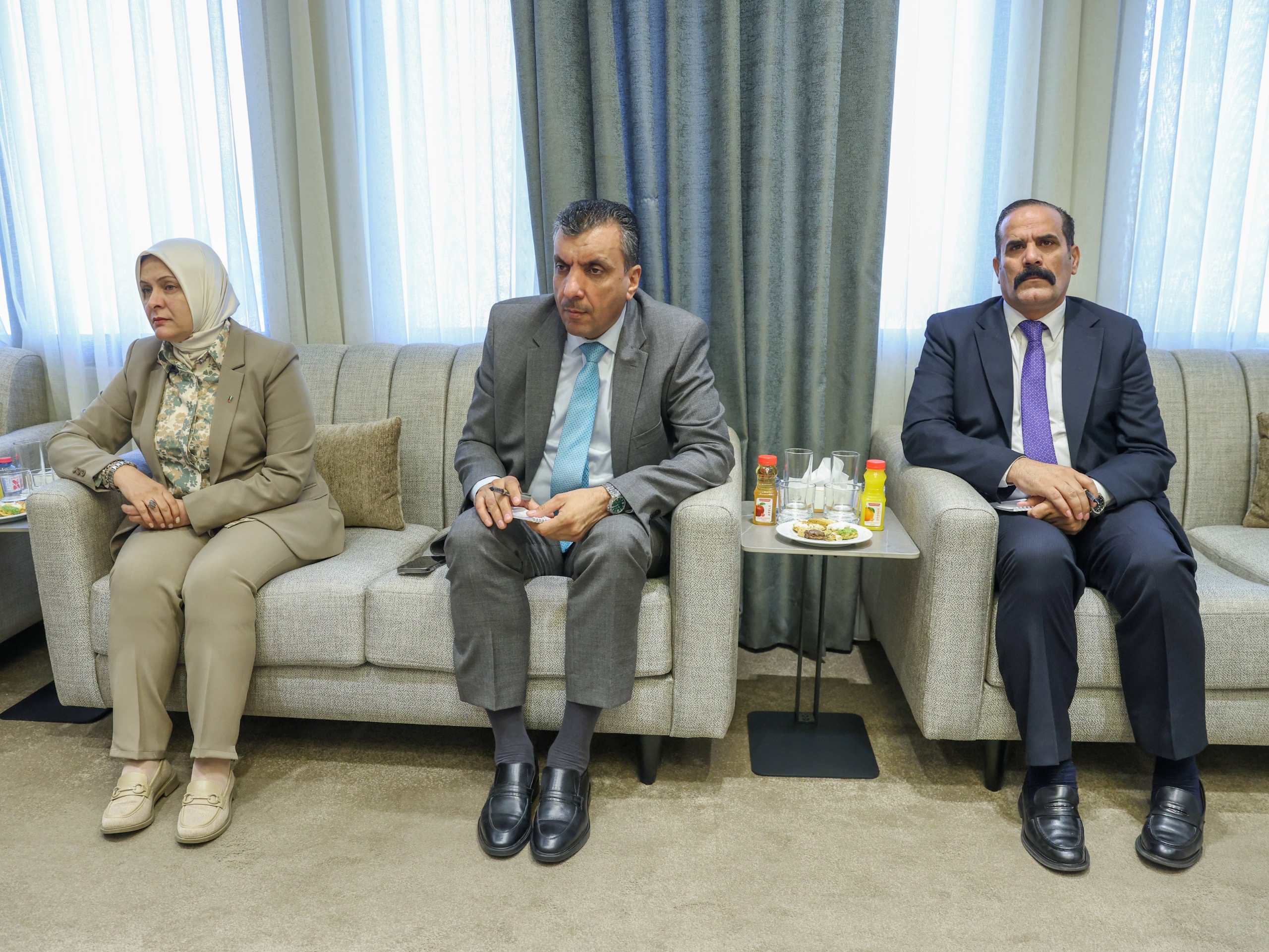 القاضي ووفد برلماني بريطاني يؤكدان التمسك بحل الدولتين ودعم الوصاية الهاشمية على المقدسات