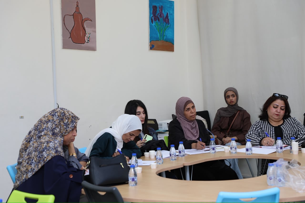 "الشؤون السياسية والبرلمانية" تعقد جلسة حوارية لشباب من الاحزاب في محافظة مادبا