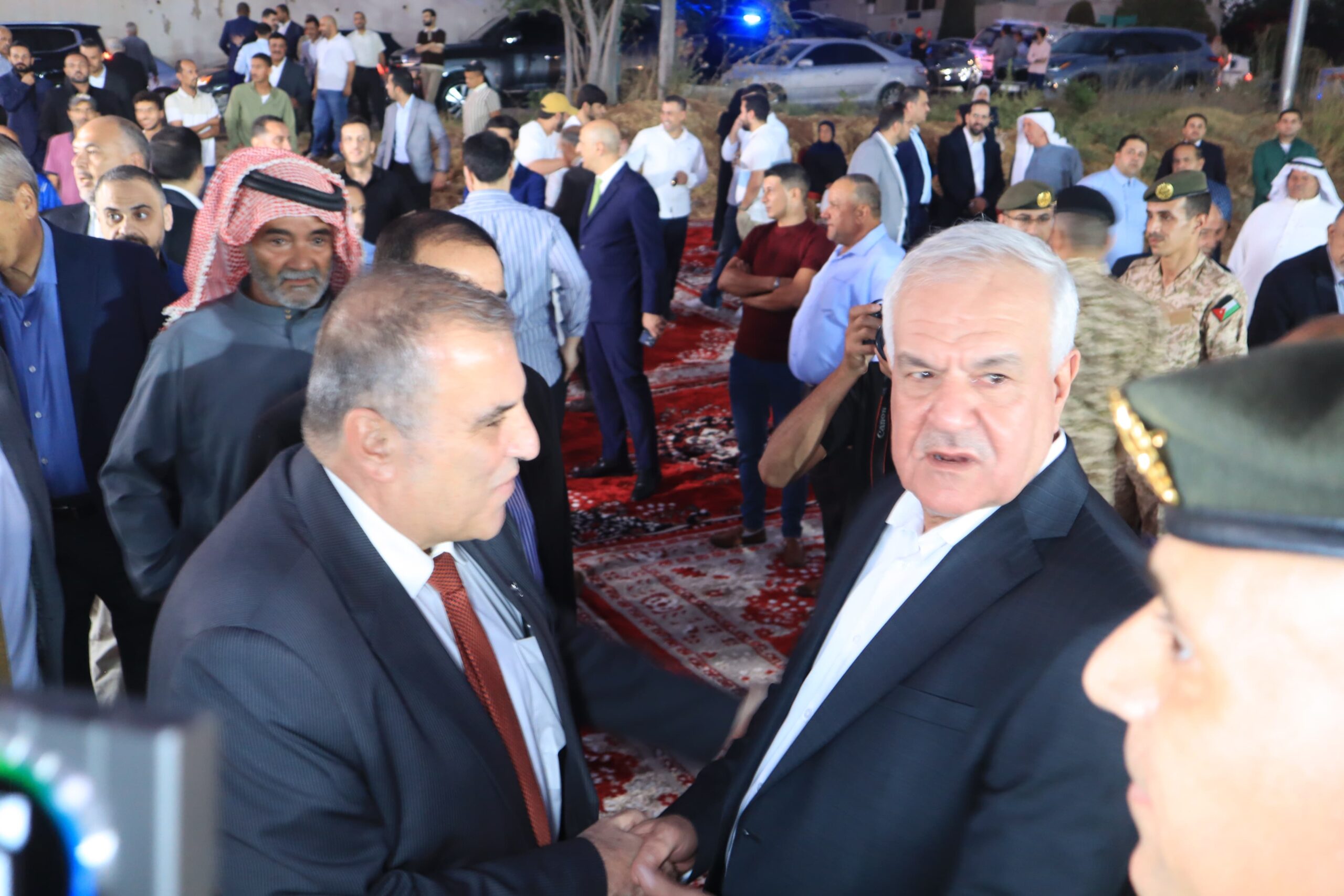الحنيطي يستقبل التهاني بمناسبة ترفيعه إلى رتبة فريق .. (صور )