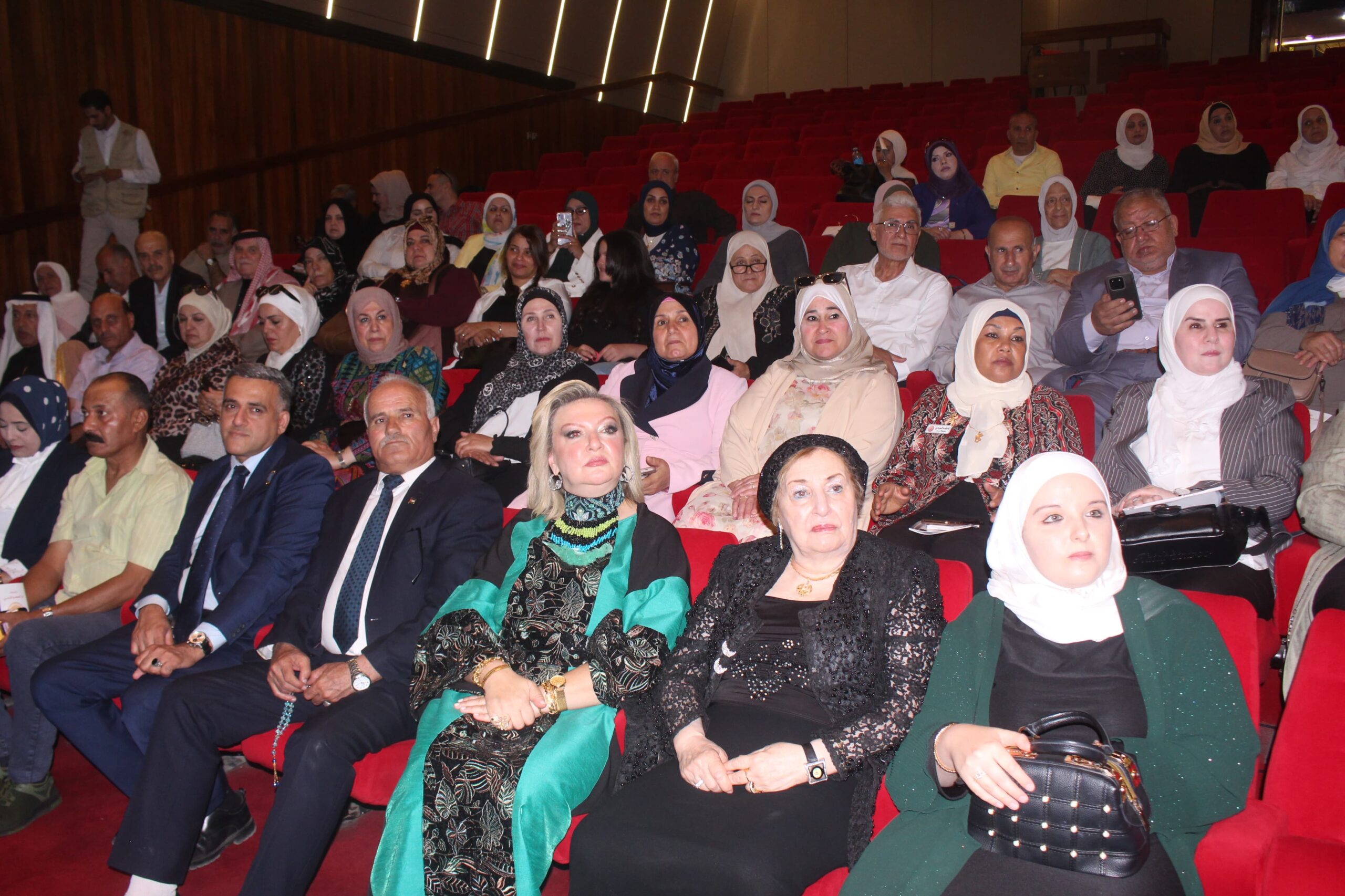 تكريم المستشارة ربى عوني الرفاعي خلال حفل "سيدات بضياء الملكة" بمناسبة عيد ميلاد الملكة رانيا