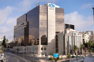 البنك العربي الأفضل بالخدمات الرقمية