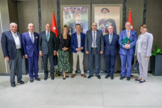 القاضي ووفد برلماني بريطاني يؤكدان التمسك بحل الدولتين ودعم الوصاية الهاشمية على المقدسات