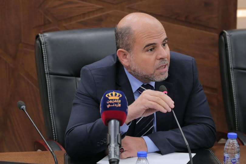 النائب السابق العكور: الحكومة تحب النائب الصامت والفاسد والسحيج