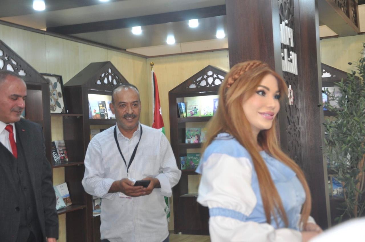 الدكتورة سارة طالب السهيل تحتفي بأدب الطفل وتوقع مجموعتها القصصية في معرض عمان الدولي للكتاب..( صور )