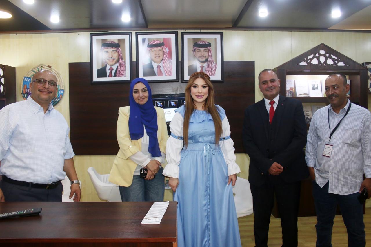 الدكتورة سارة طالب السهيل تحتفي بأدب الطفل وتوقع مجموعتها القصصية في معرض عمان الدولي للكتاب..( صور )
