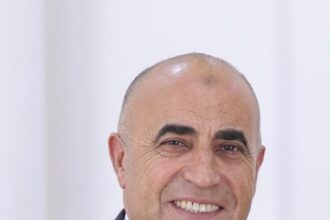 تتويج مستحق للعطاء.. خليل قطيشات يهنئ الأستاذ الدكتور ماجد العضايلة عميداً لكلية الآداب في جامعة مؤتة