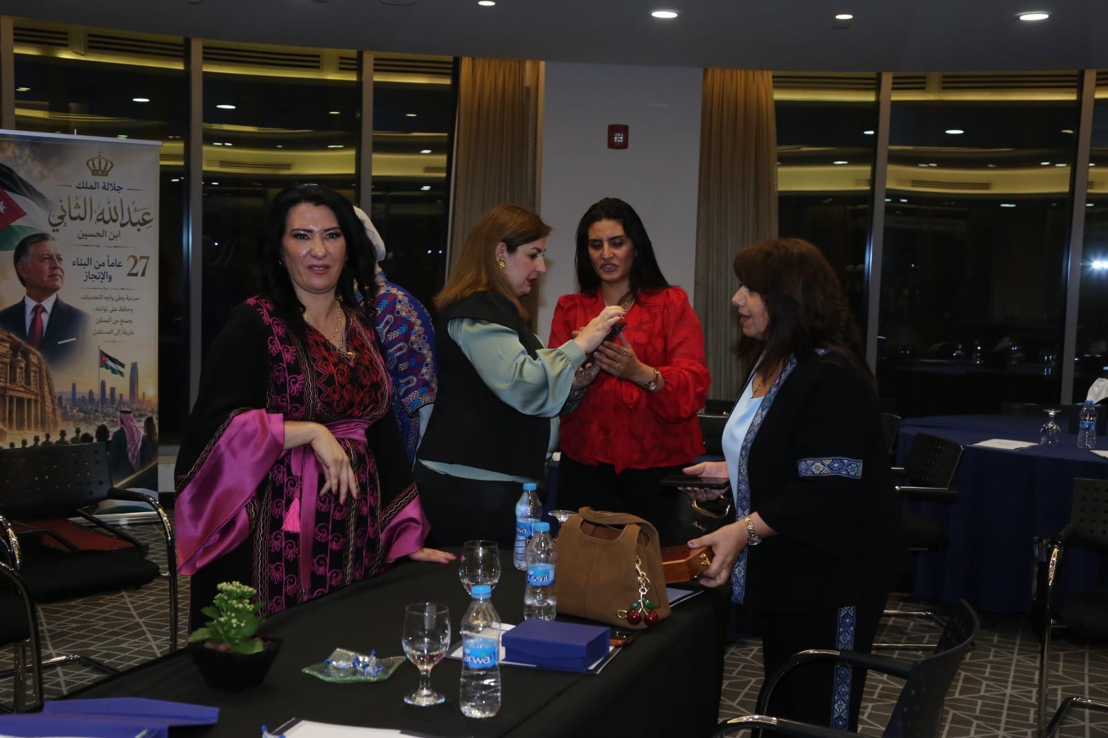 مجلة مال وأعمال تحتفل بعيد ميلاد الملكة رانيا.. صور