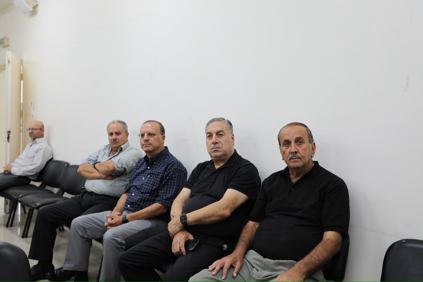 "الشؤون السياسية والبرلمانية" تعقد جلسات حوارية في دير علا والفحيص
