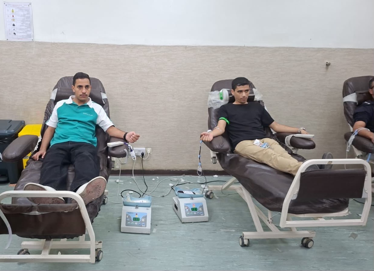 صورة حول : مرتبات الأمن الوقائي تستجيب لمناشدة مريض بالسرطان وتنظم حملة تبرع بالدم مرتبات الأمن الوقائي تستجيب لمناشدة مريض بالسرطان وتنظم حملة تبرع بالدم