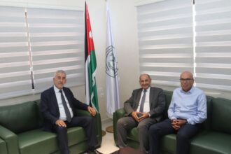 نقيب المهندسين الزراعيين يبحث مع أمين عام اتحاد المهندسين الفلسطينيين تعزيز التعاون