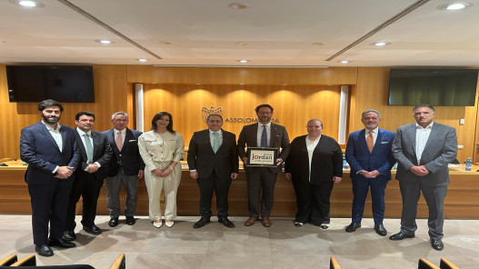 صورة حول : وفد اقتصادي أردني في ميلانو لاستقطاب الاستثمارات وتوسيع الشراكات مع إيطاليا وفد اقتصادي أردني في ميلانو لاستقطاب الاستثمارات وتوسيع الشراكات مع إيطاليا