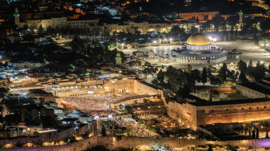 صورة حول : إغلاقات واعتقالات في القدس والضفة.. وإصابات بنيران الاحتلال في غزة إغلاقات واعتقالات في القدس والضفة.. وإصابات بنيران الاحتلال في غزة