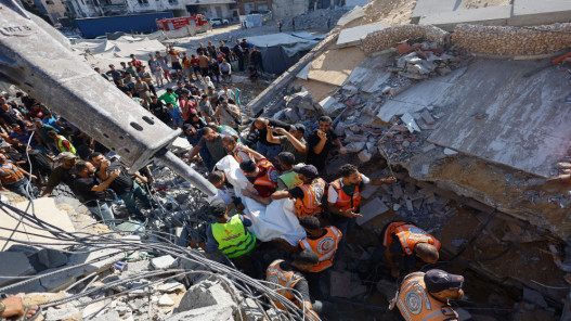 صورة حول : 4 فلسطينيين شهداء بنيران وقصف الاحتلال وسط وجنوب قطاع غزة 4 فلسطينيين شهداء بنيران وقصف الاحتلال وسط وجنوب قطاع غزة
