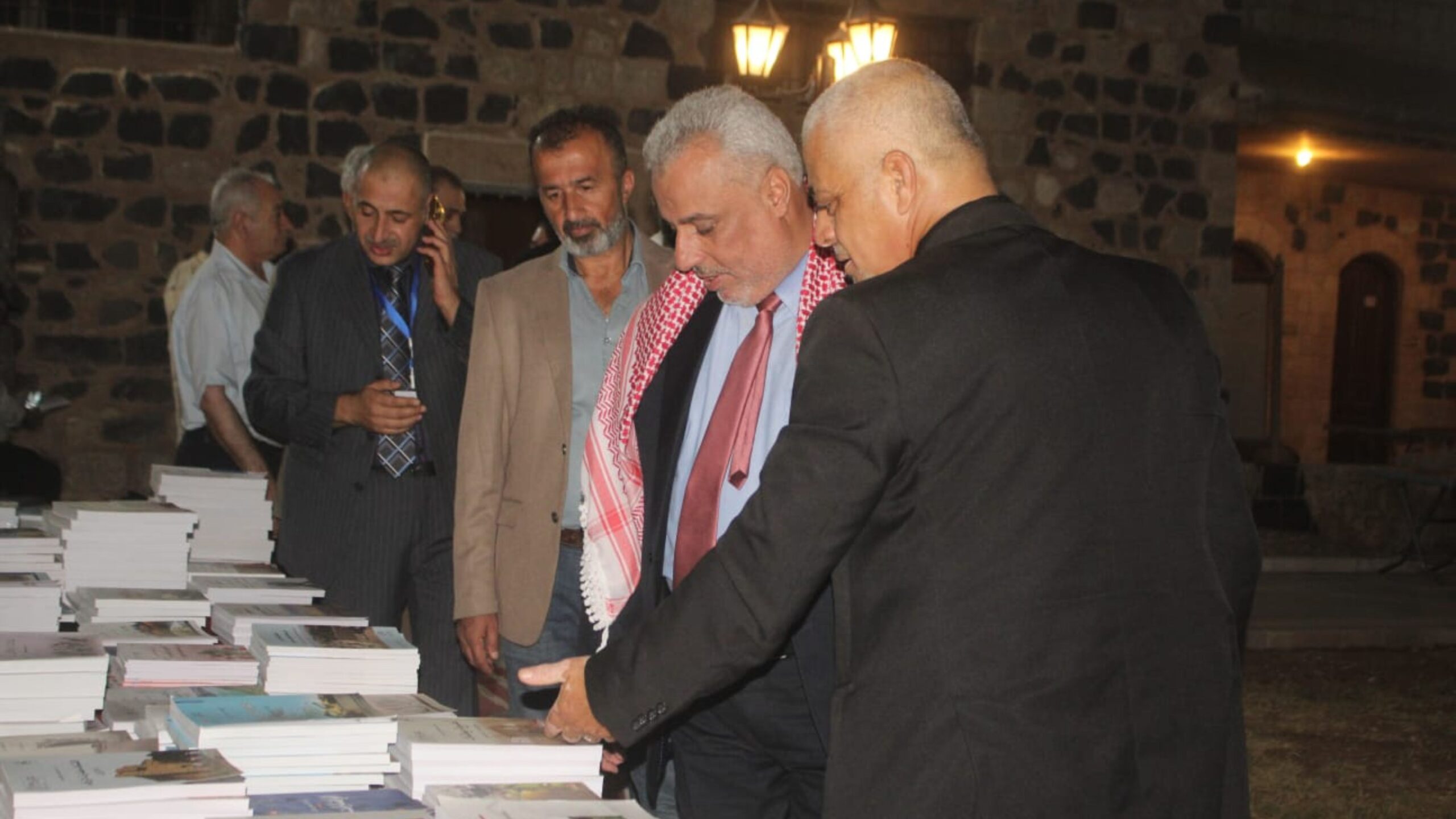 صورة حول : انطلاق مهرجان الديكابولس الثقافي الثاني في دار السرايا بإربد انطلاق مهرجان الديكابولس الثقافي الثاني في دار السرايا بإربد