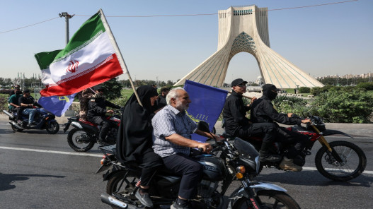 طهران: مستعدون لمواجهة هجوم أميركي جديد.. وإعادة فتح هرمز مشروطة