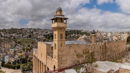 صورة حول : الاحتلال يغلق الحرم الإبراهيمي في الخليل حتى الأربعاء بحجة الأعياد اليهودية الاحتلال يغلق الحرم الإبراهيمي في الخليل حتى الأربعاء بحجة الأعياد اليهودية